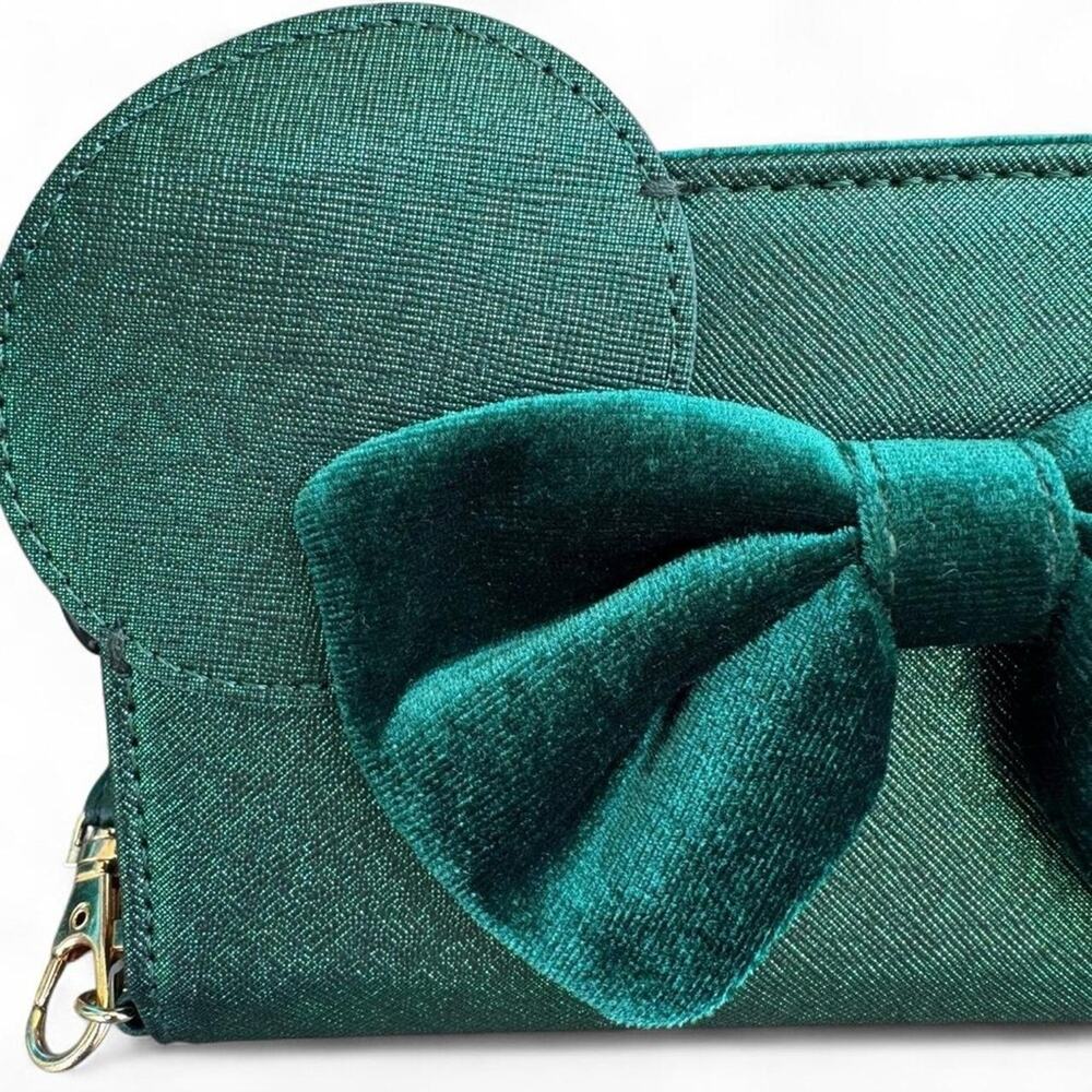 Disney Minnie Mouse Metallic Green Wallet Wristlet NWT 3D Ears Velvet Bow - Picture 3 of 6